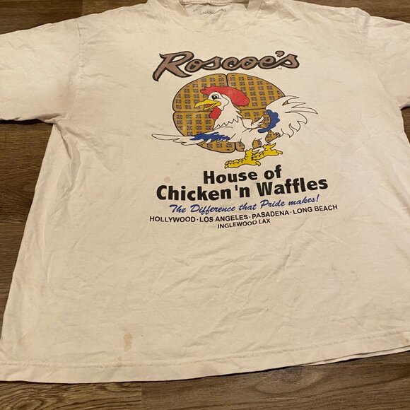 Vintage Roscoe’s House of Chicken ‘n Waffles T-Shirt XL - Some Staining - Picture 4 of 5